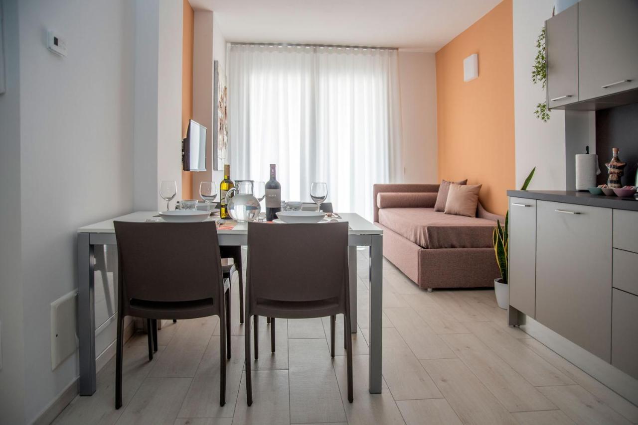 Camelot Red - Appartamenti เวโรนา ภายนอก รูปภาพ
