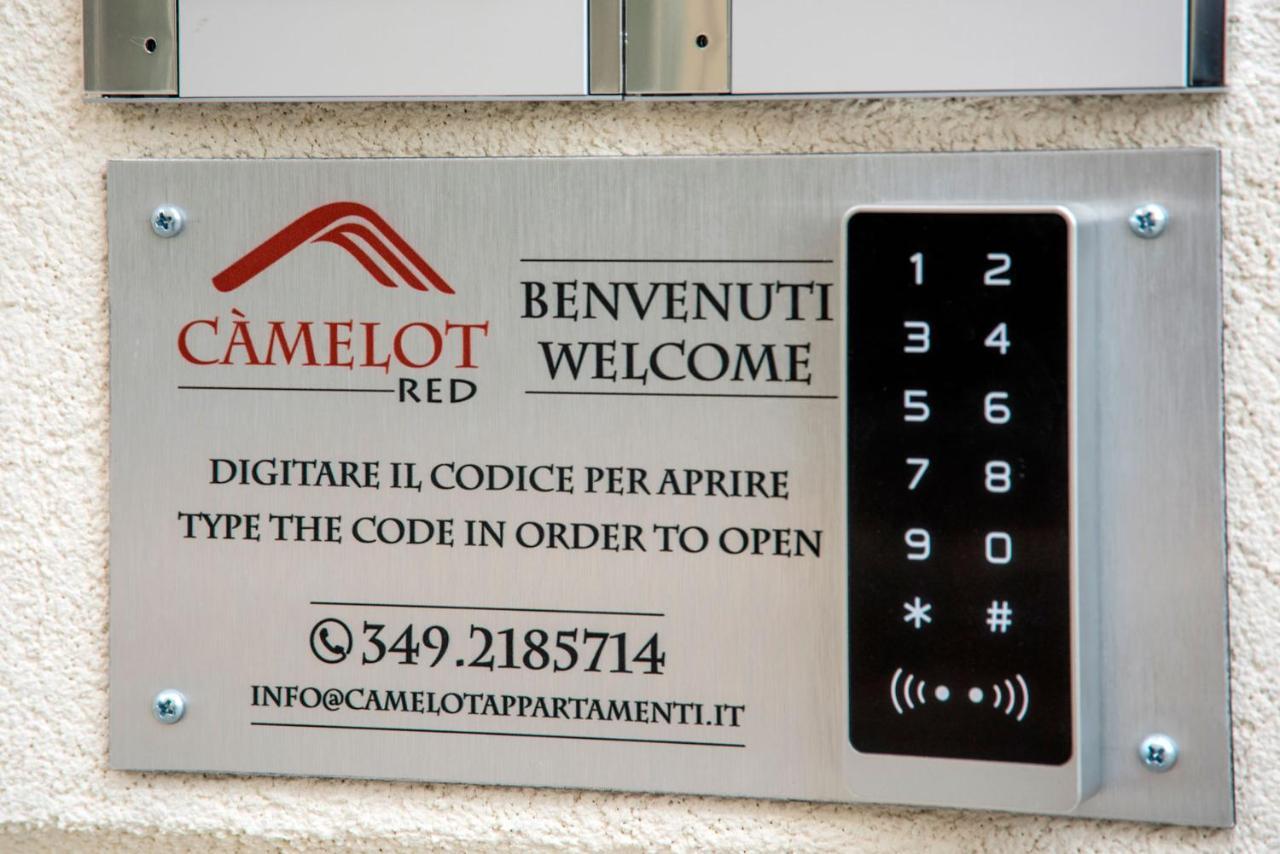 Camelot Red - Appartamenti เวโรนา ภายนอก รูปภาพ