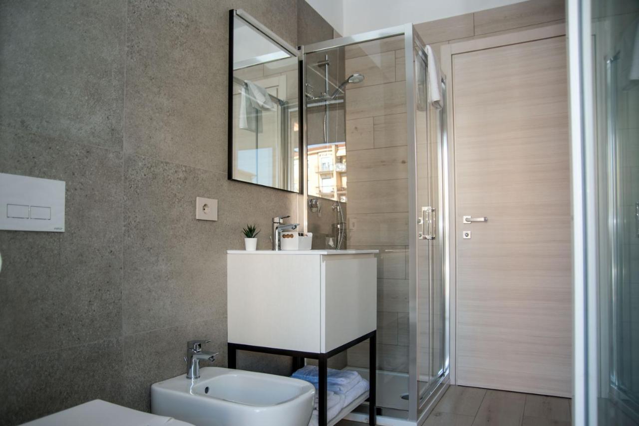 Camelot Red - Appartamenti เวโรนา ภายนอก รูปภาพ