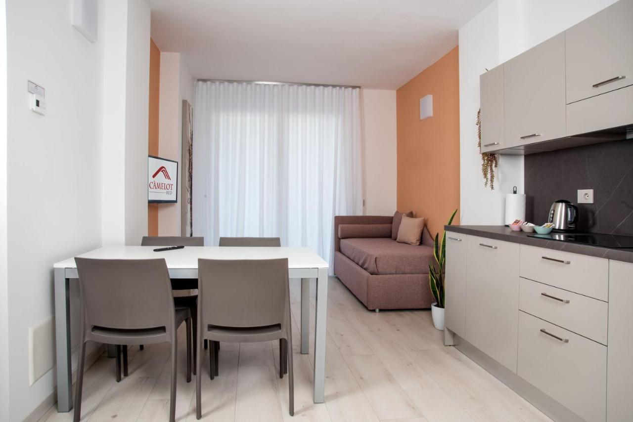 Camelot Red - Appartamenti เวโรนา ภายนอก รูปภาพ