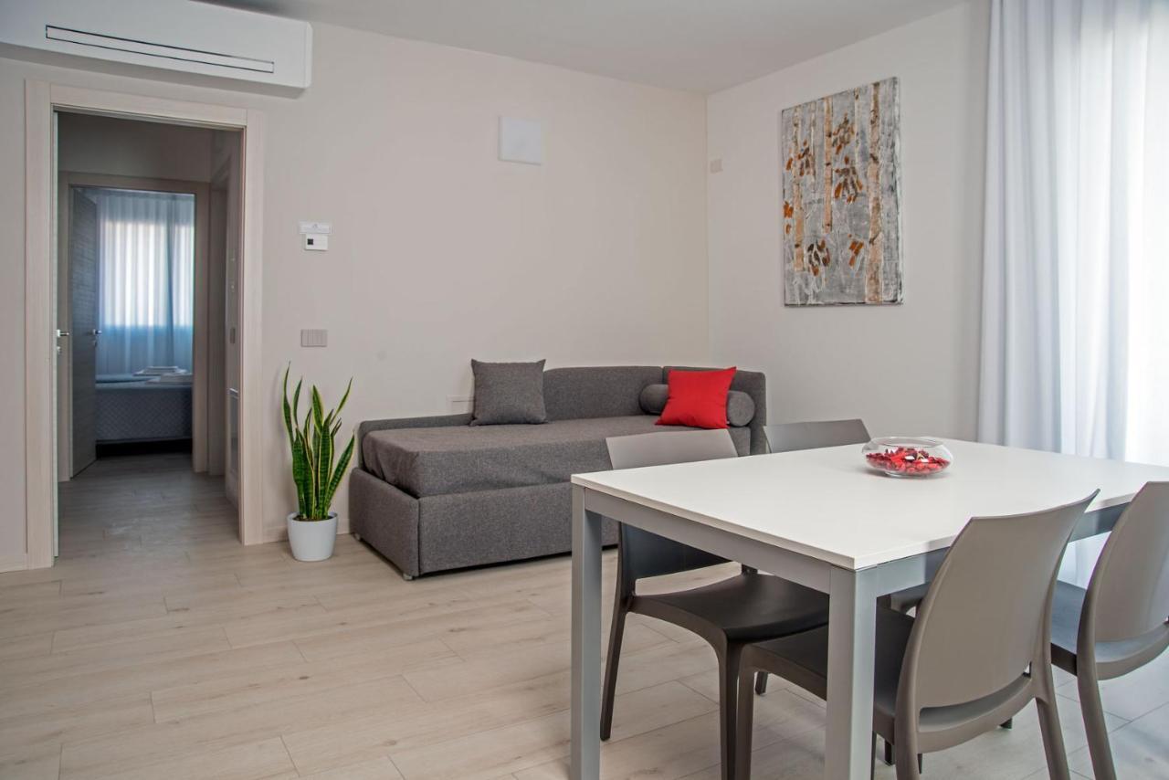 Camelot Red - Appartamenti เวโรนา ภายนอก รูปภาพ