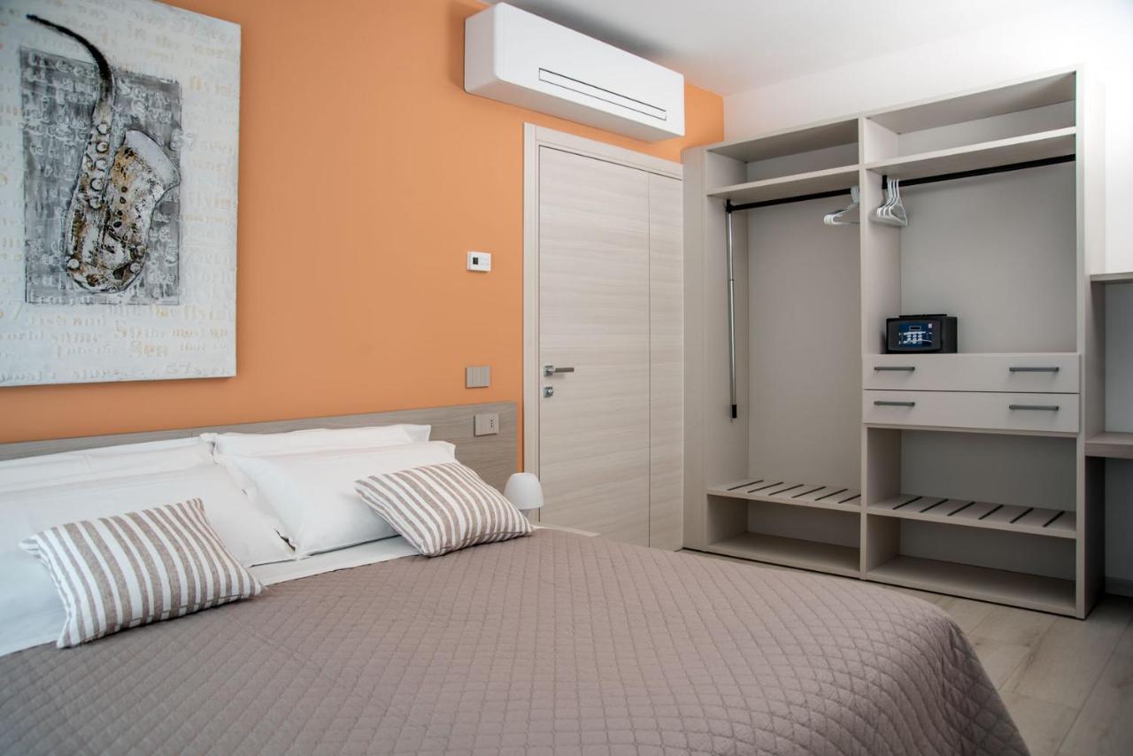 Camelot Red - Appartamenti เวโรนา ภายนอก รูปภาพ