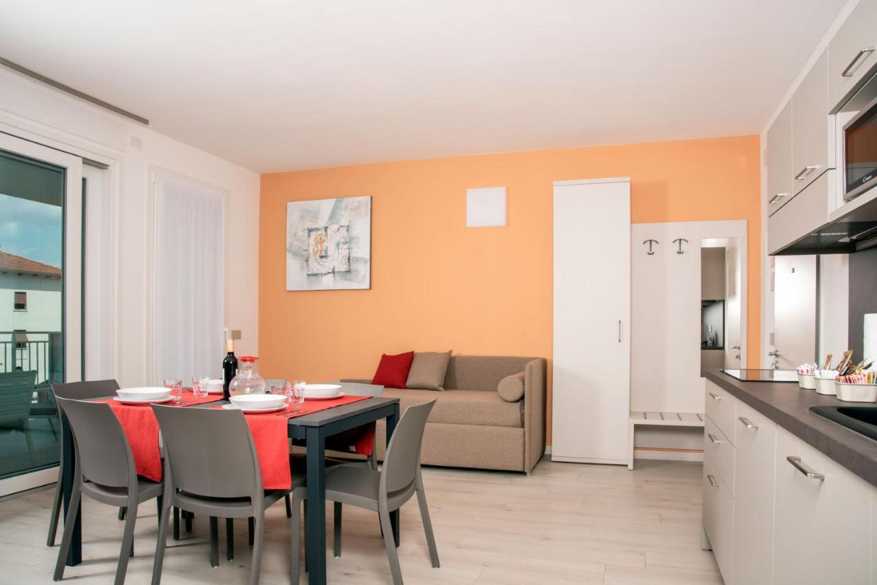Camelot Red - Appartamenti เวโรนา ภายนอก รูปภาพ
