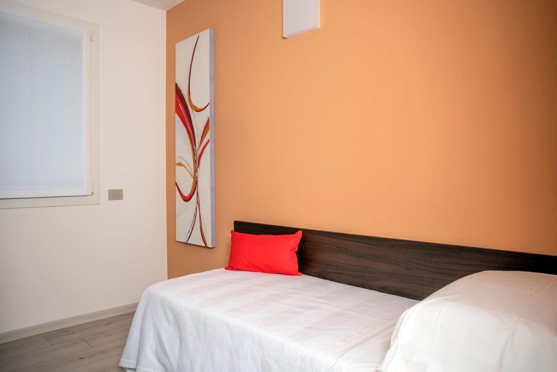 Camelot Red - Appartamenti เวโรนา ภายนอก รูปภาพ