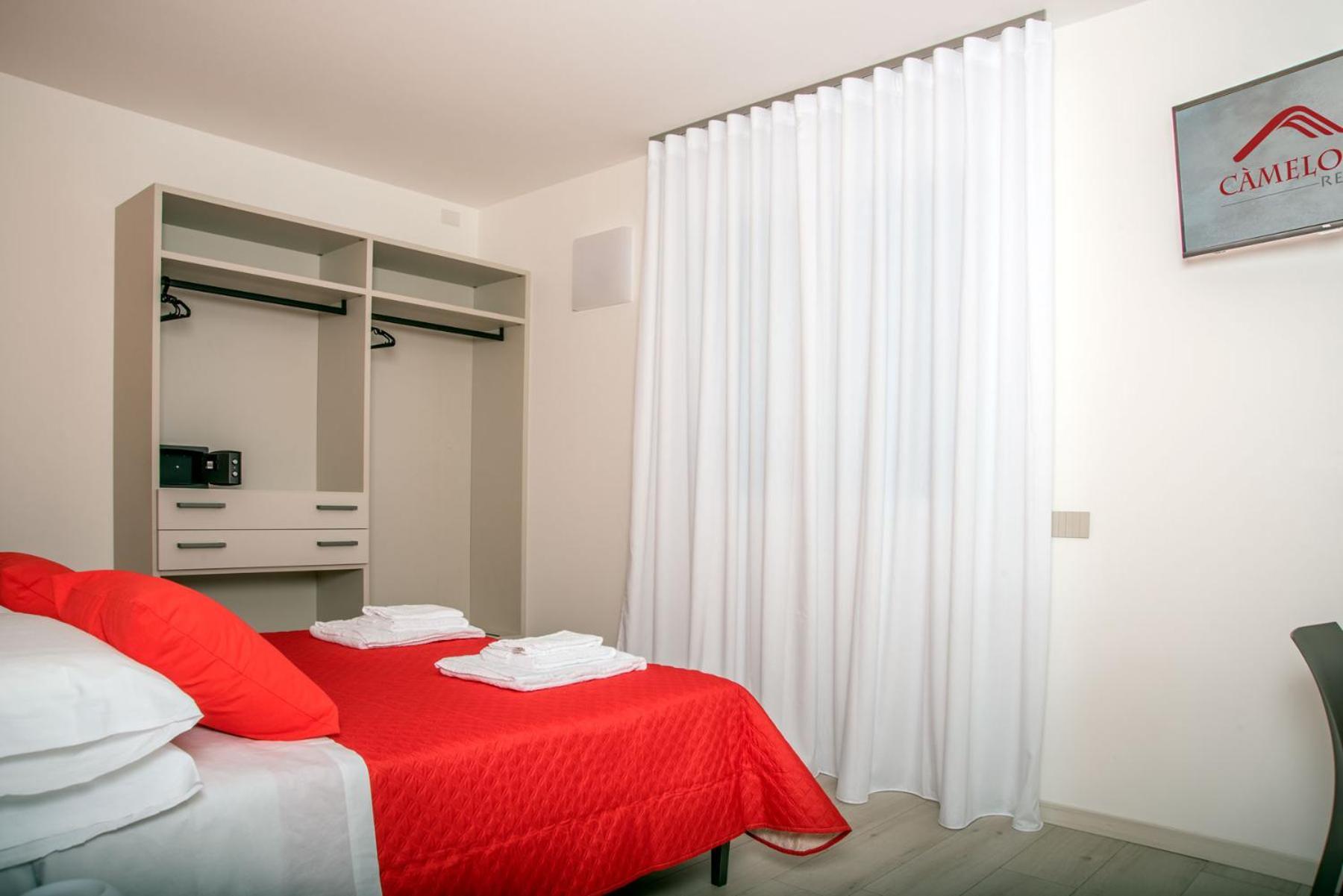 Camelot Red - Appartamenti เวโรนา ภายนอก รูปภาพ